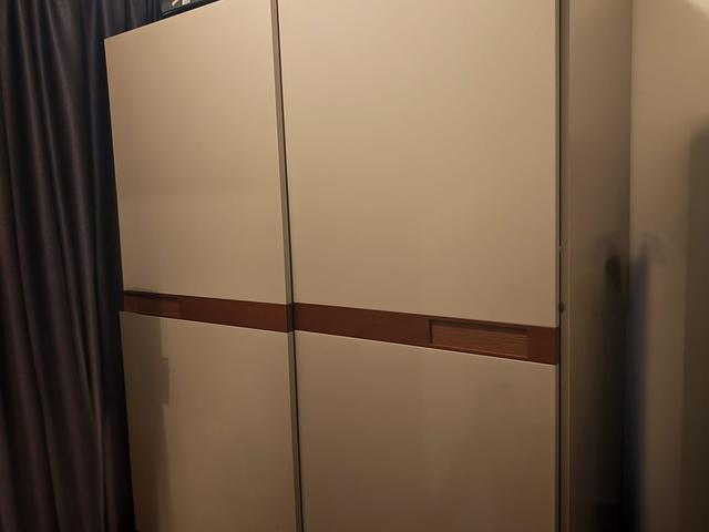 BEDROOM WARDROBE WITH SLIDING DOORS