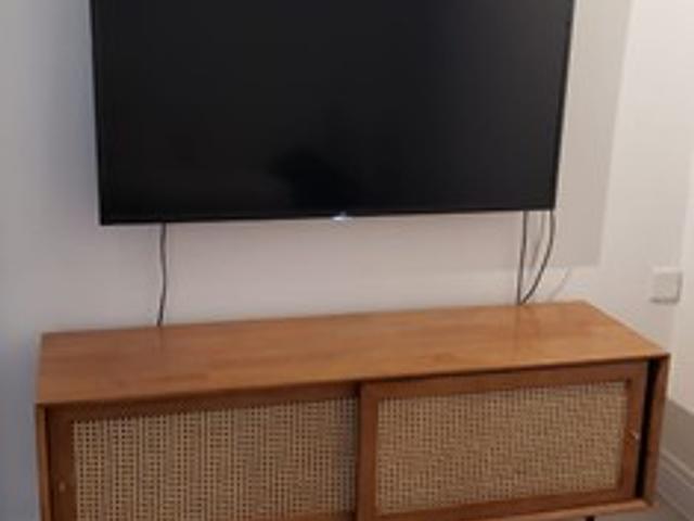 TCL Smart TV 50" with remote control