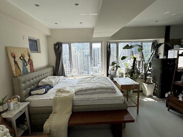 King Size bed, seahorse mattress,hydraulic storage