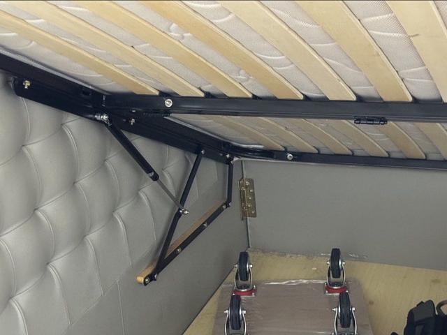 King Size bed, seahorse mattress,hydraulic storage