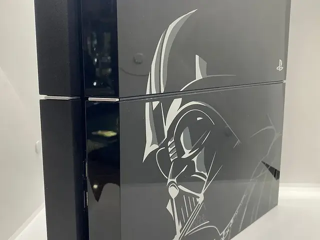 PS4 PlayStation 4 Darth Vader Edition HDD