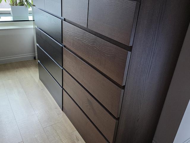2 Chest of Drawers