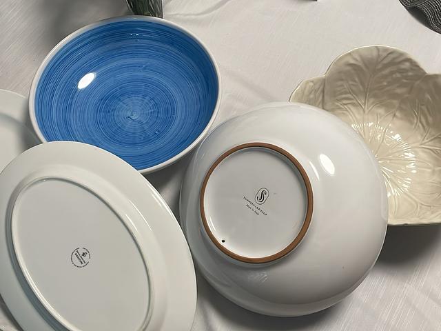Serving /salad bowls/plates