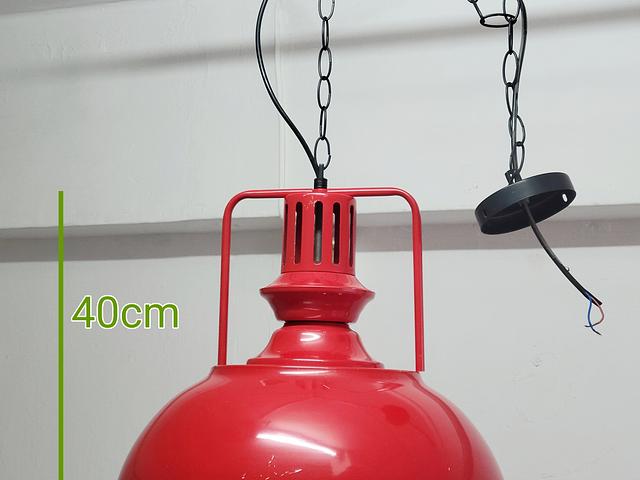 Chandelier/Plastic flowerpot/Metal shelf