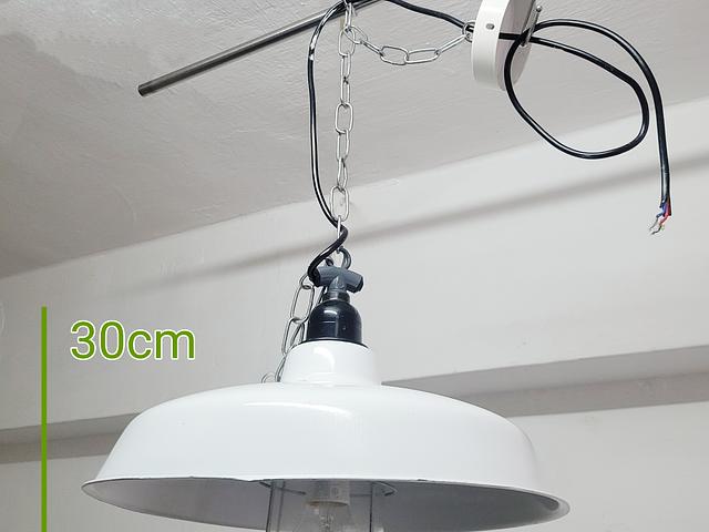 Chandelier/Plastic flowerpot/Metal shelf