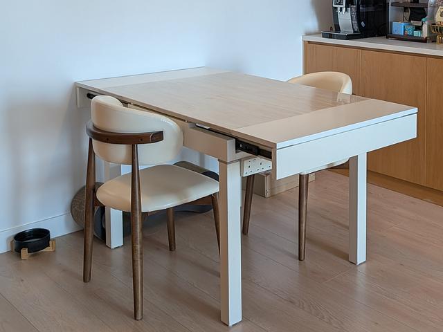 Mattress/dining table/tv