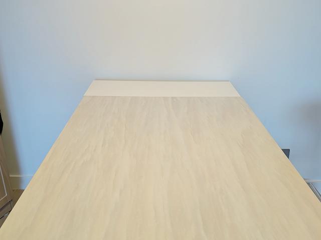 Mattress/dining table/tv