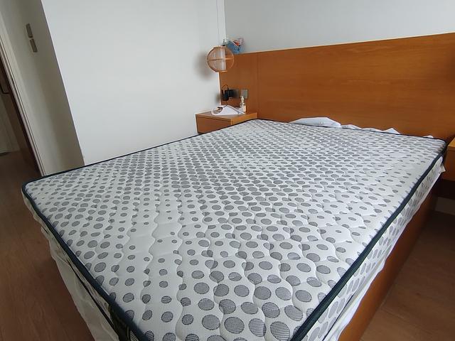 Mattress/dining table/tv
