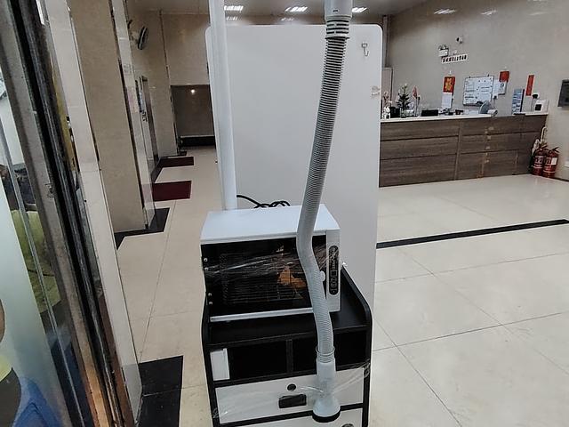 Salon mirror and vaccum