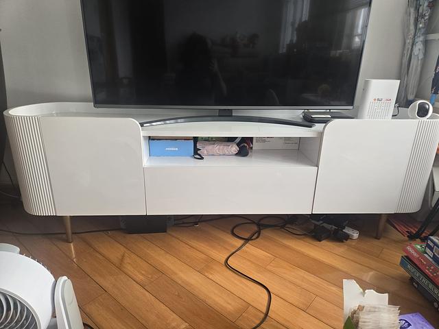 White TV drawer/stand with Storage