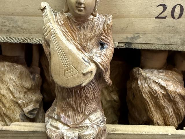 30 pieces of Wooden craft figures