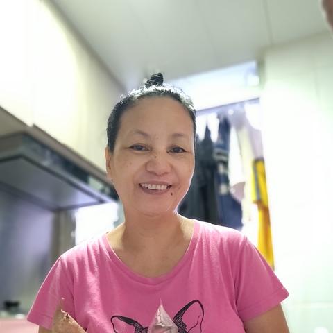 Marlyn D. V.